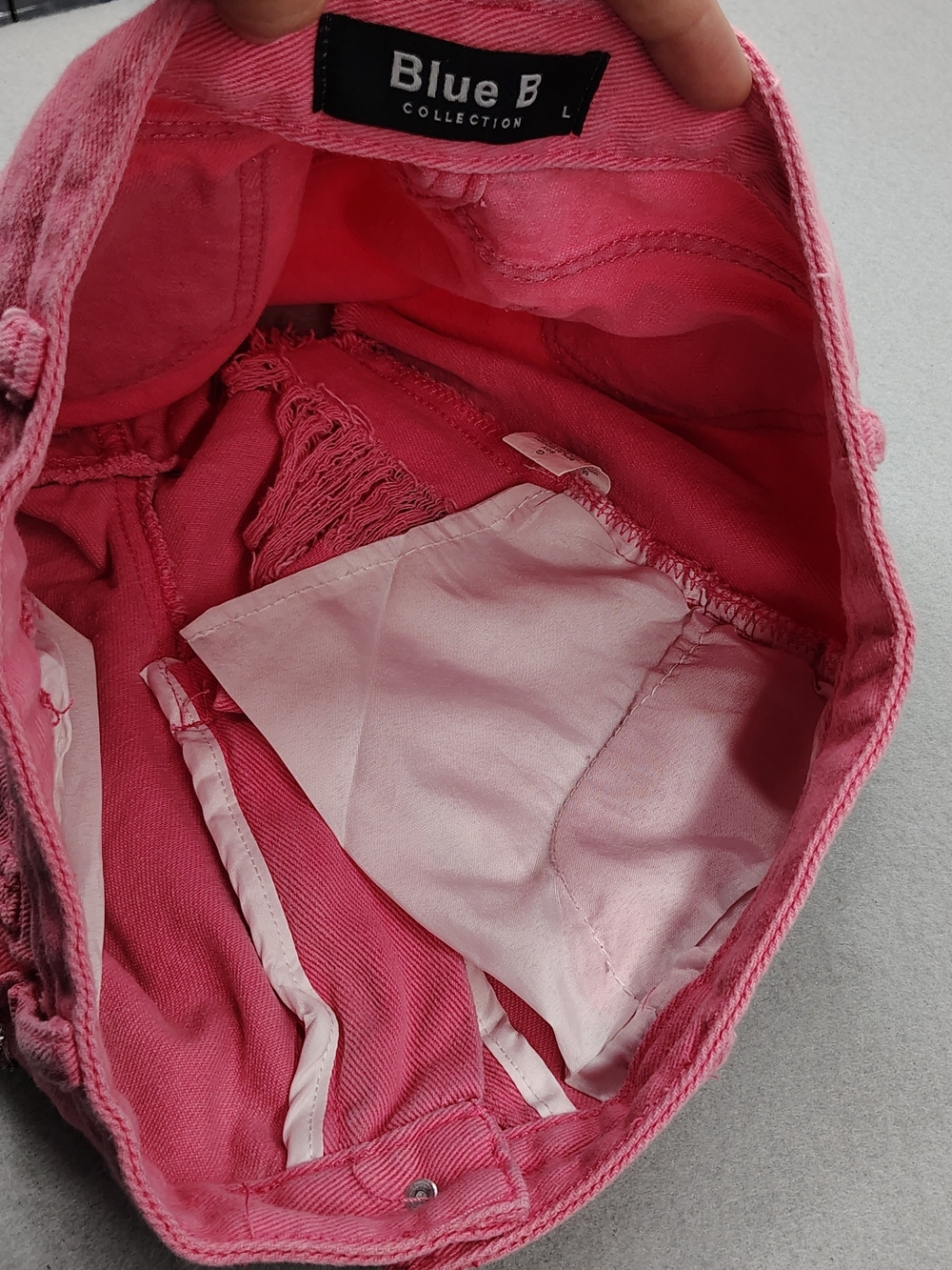 Blue B Collection - Pink Fringe Denim Shorts w/ Rhinestone Chains - Size 0 - Picture 10 of 10